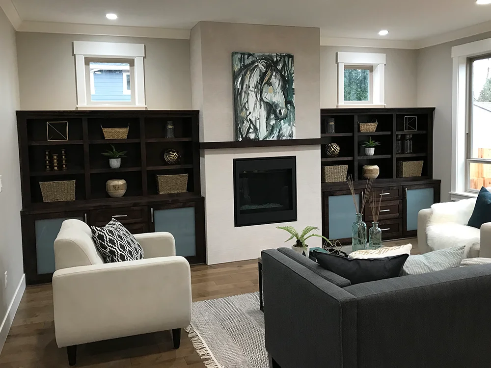 Dark Open Shelf Style Living Room Built Ins 1000x800